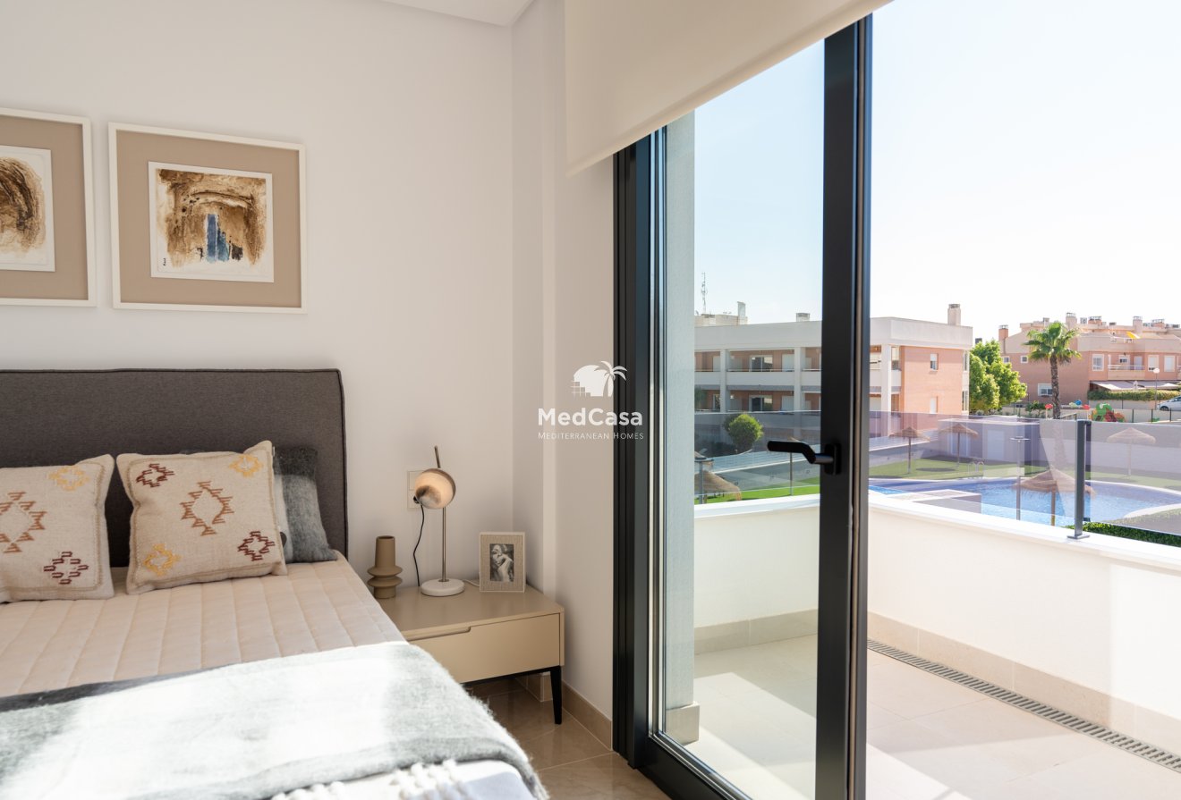 Obra nueva - Adosado -
Elche