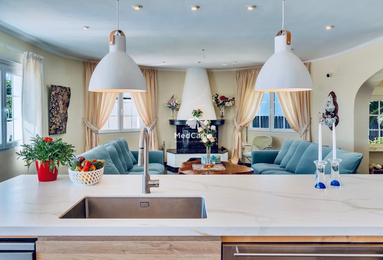 Wiederverkauf - Villa -
Moraira - Benimeit