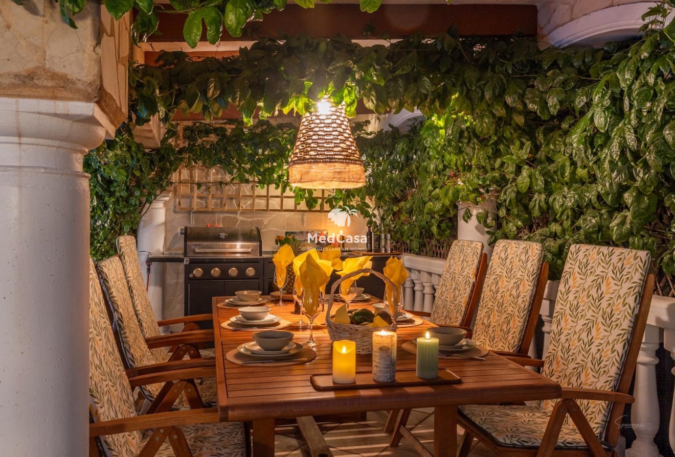 Wiederverkauf - Villa -
Moraira - Benimeit