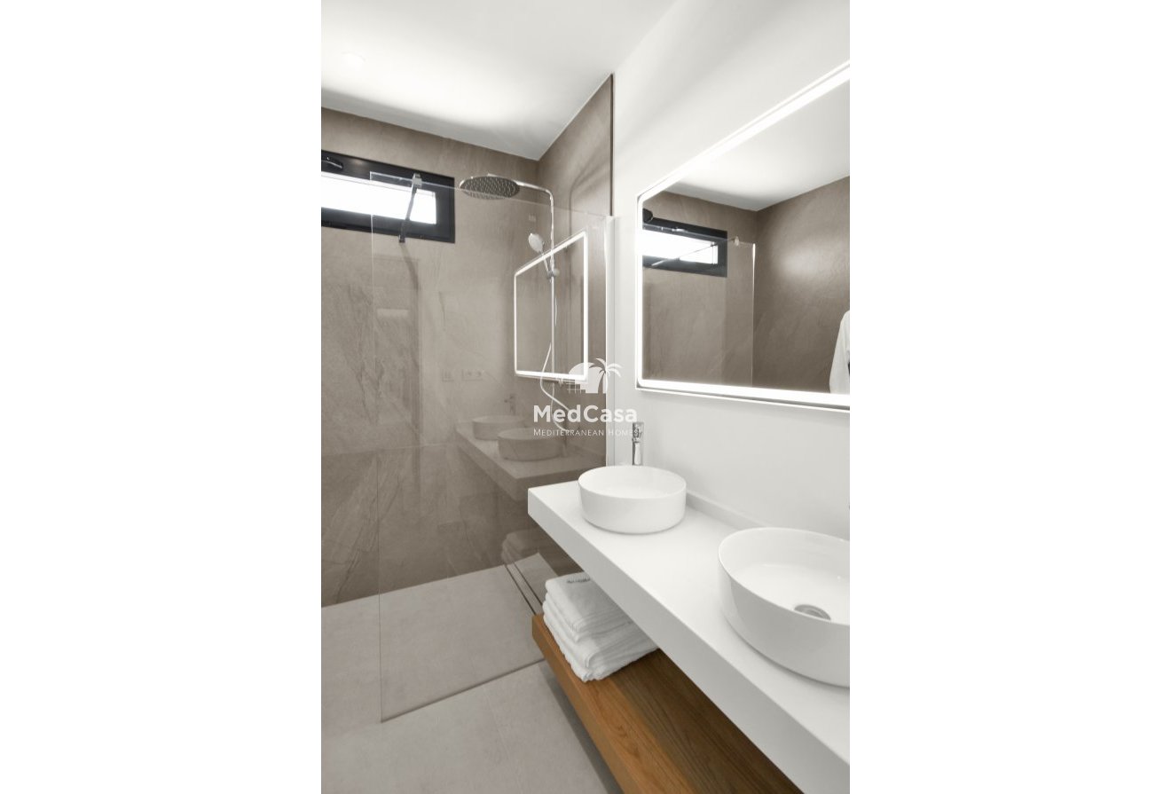 Neubau - Villa -
Golf Altaona - Baños y Mendigo