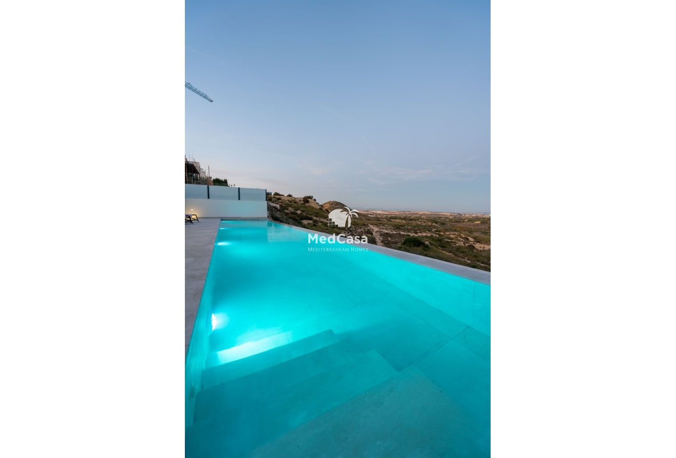 Obra nueva - Villa -
Rojales