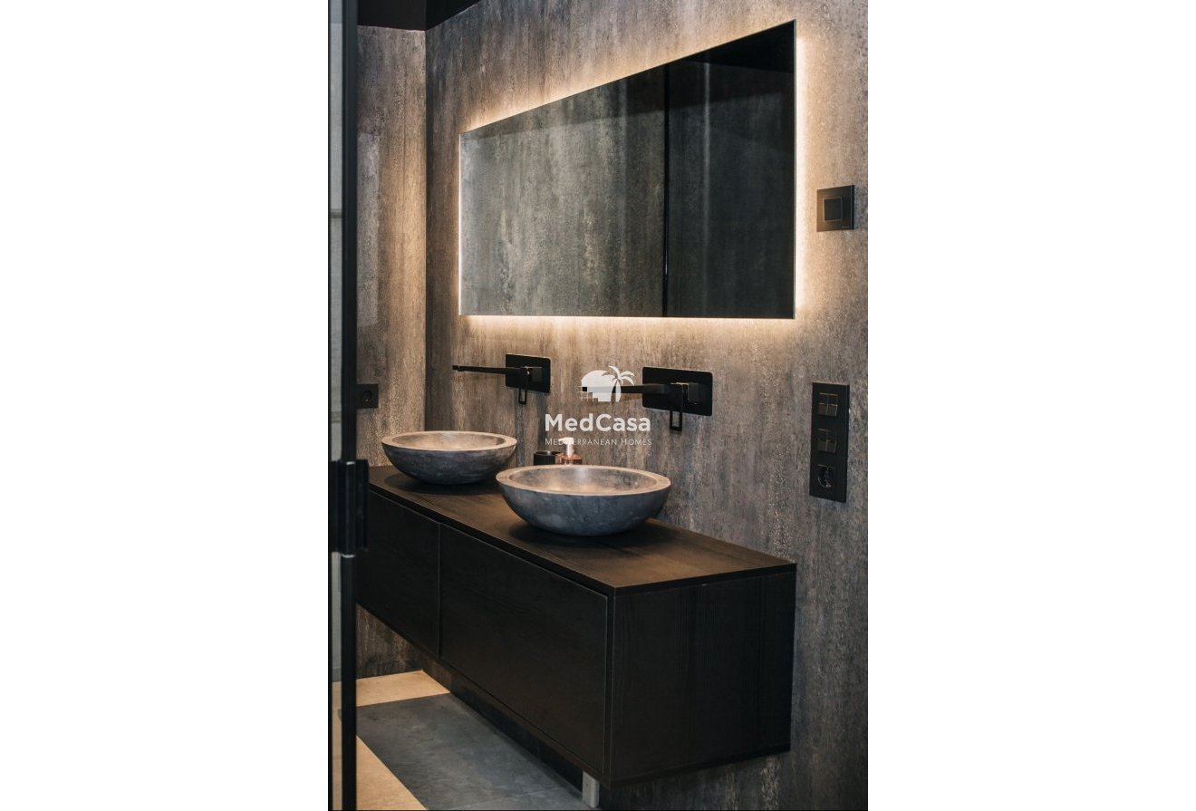 Obra nueva - Villa -
Rojales