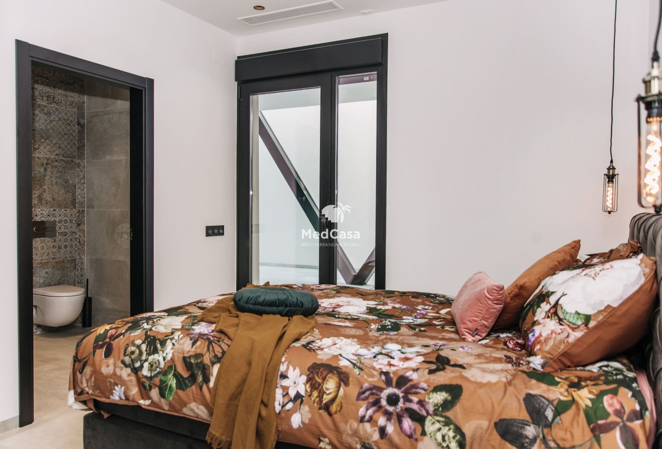 Obra nueva - Villa -
Rojales