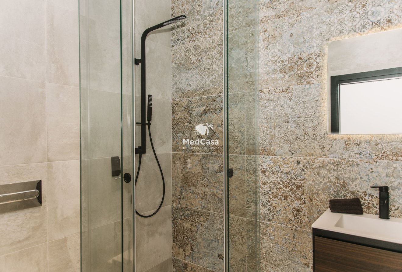 Obra nueva - Villa -
Rojales