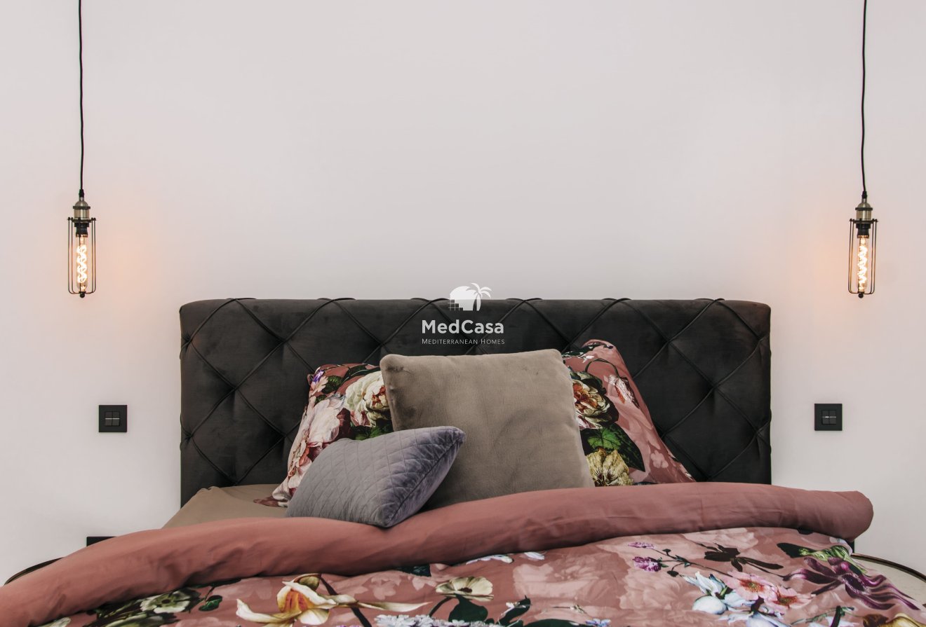 Obra nueva - Villa -
Rojales