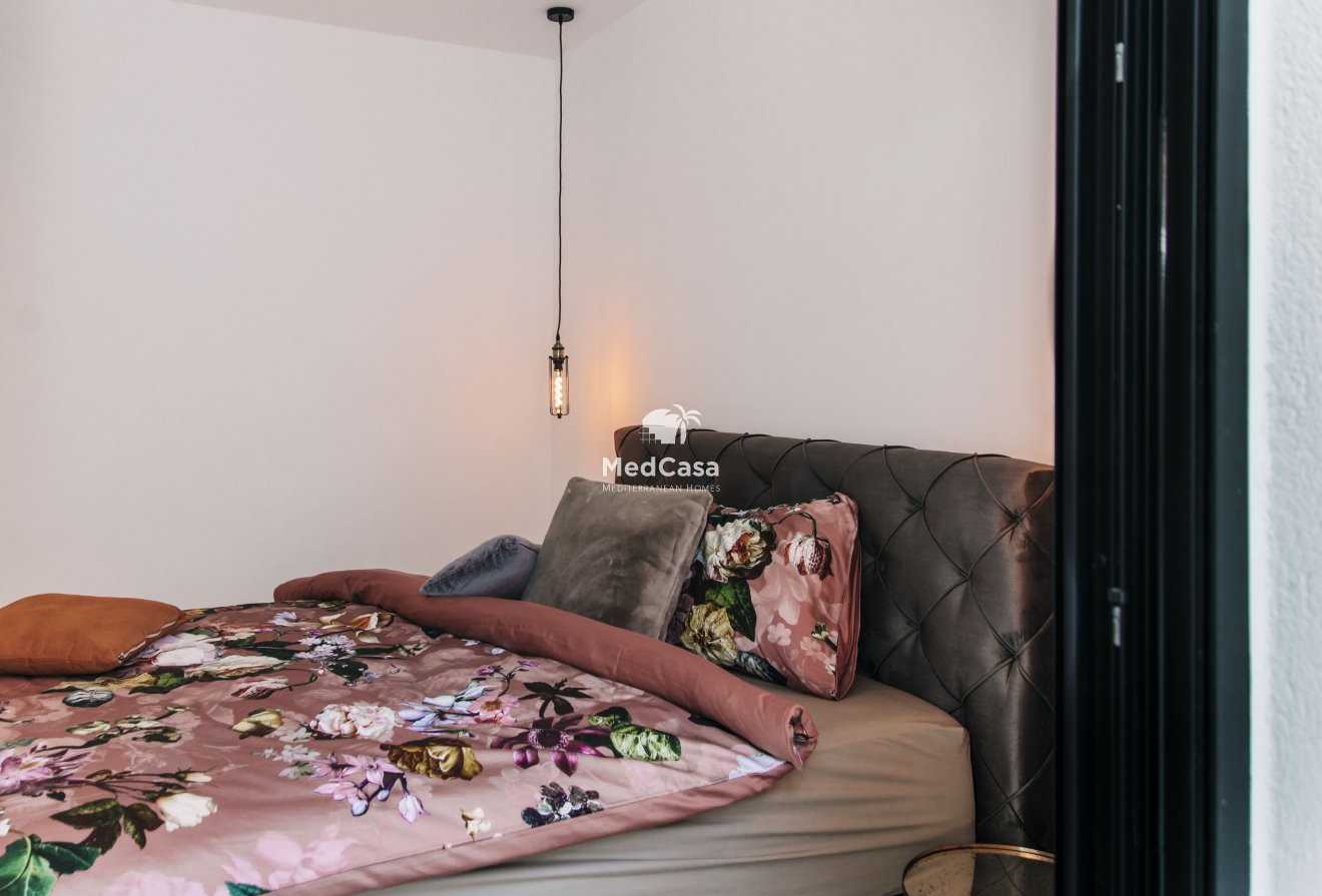 Obra nueva - Villa -
Rojales