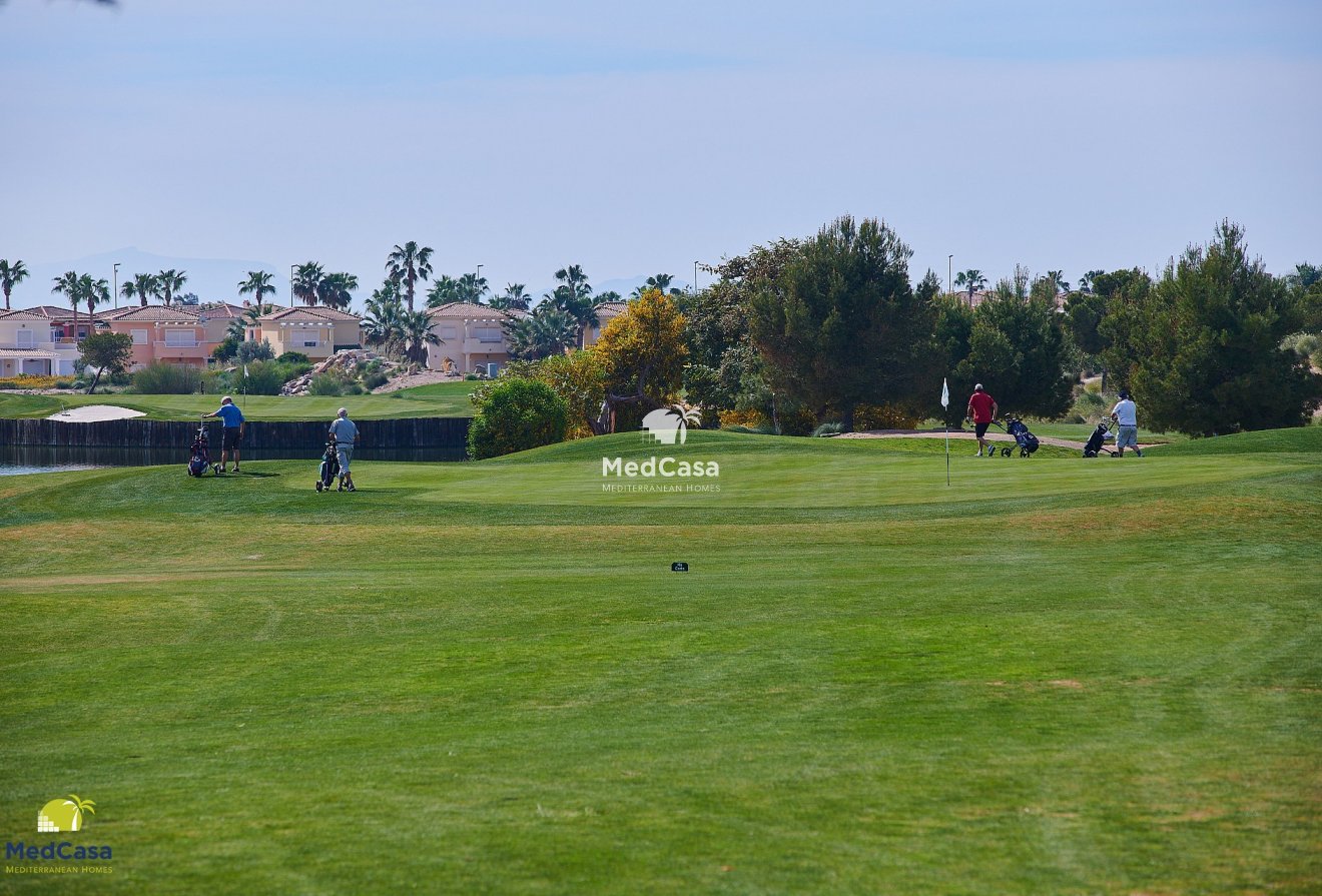 Obra nueva - Villa -
Golf Altaona