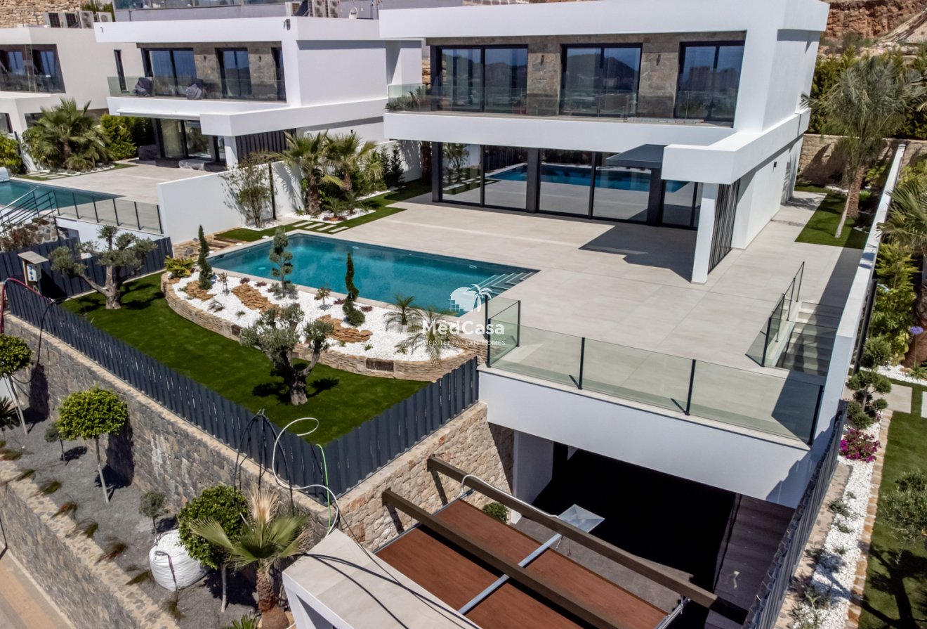 Obra nueva - Villa -
Finestrat