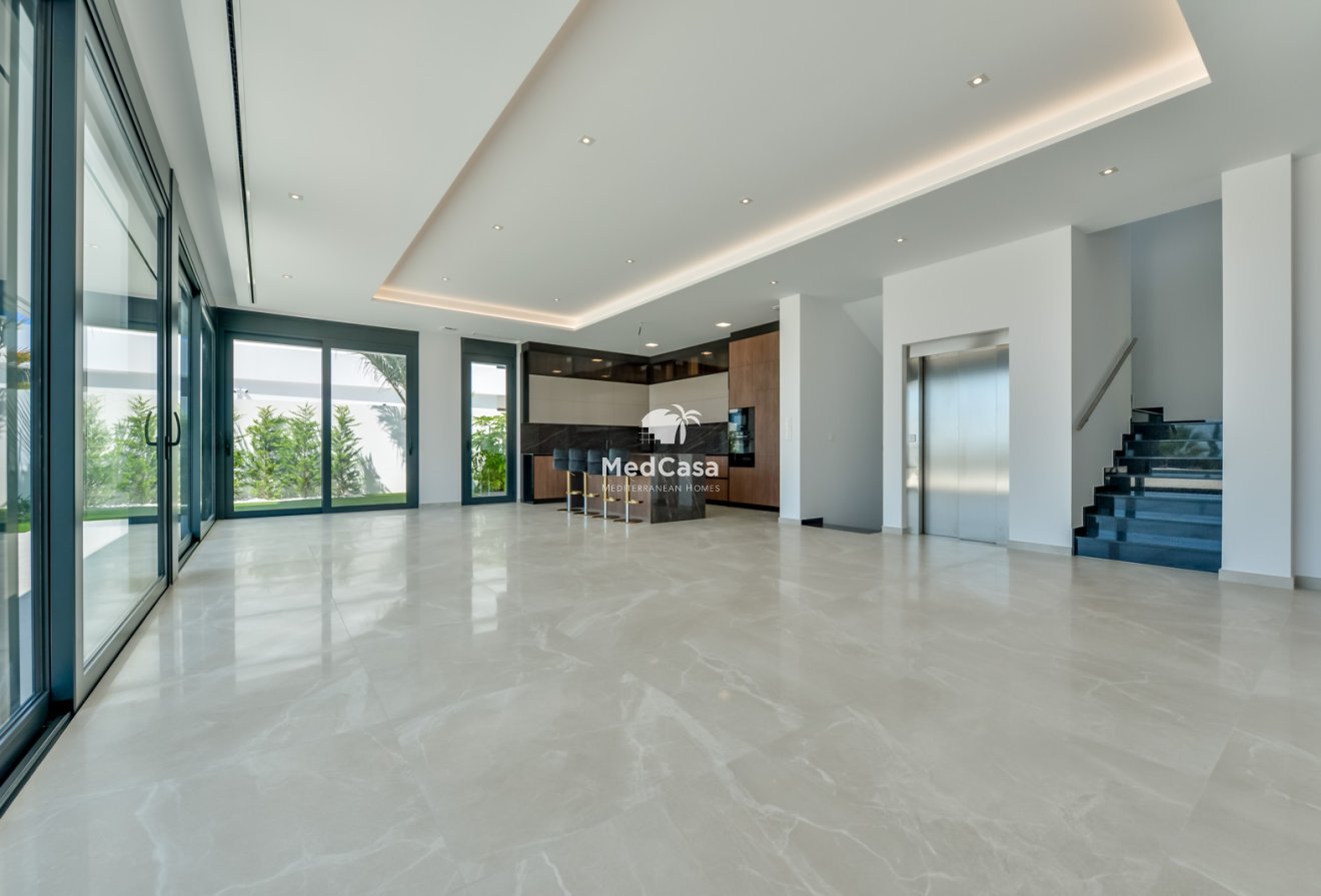 Obra nueva - Villa -
Finestrat