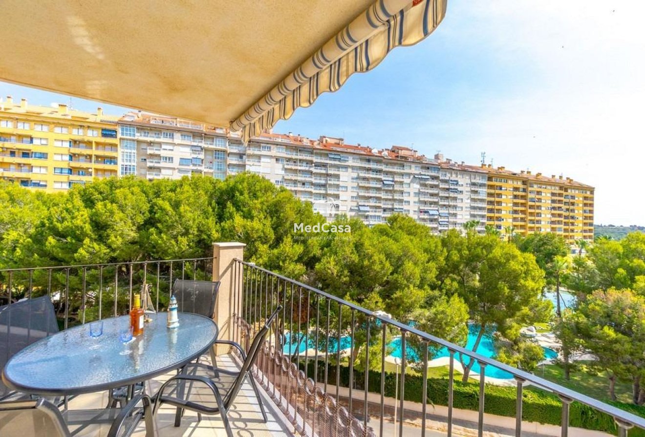 Wiederverkauf - Apartment -
Orihuela Costa - Campoamor