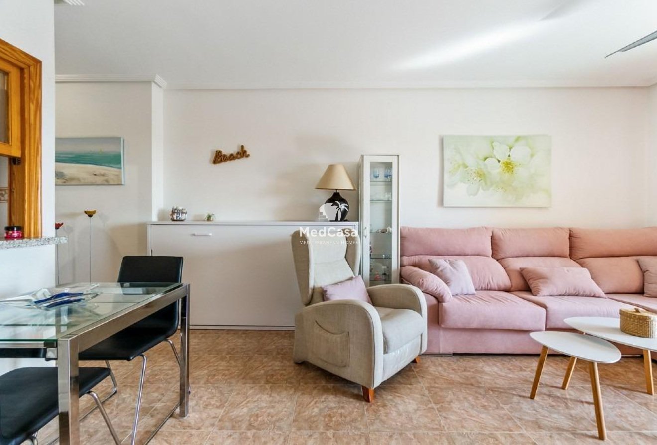 Wiederverkauf - Apartment -
Orihuela Costa - Campoamor