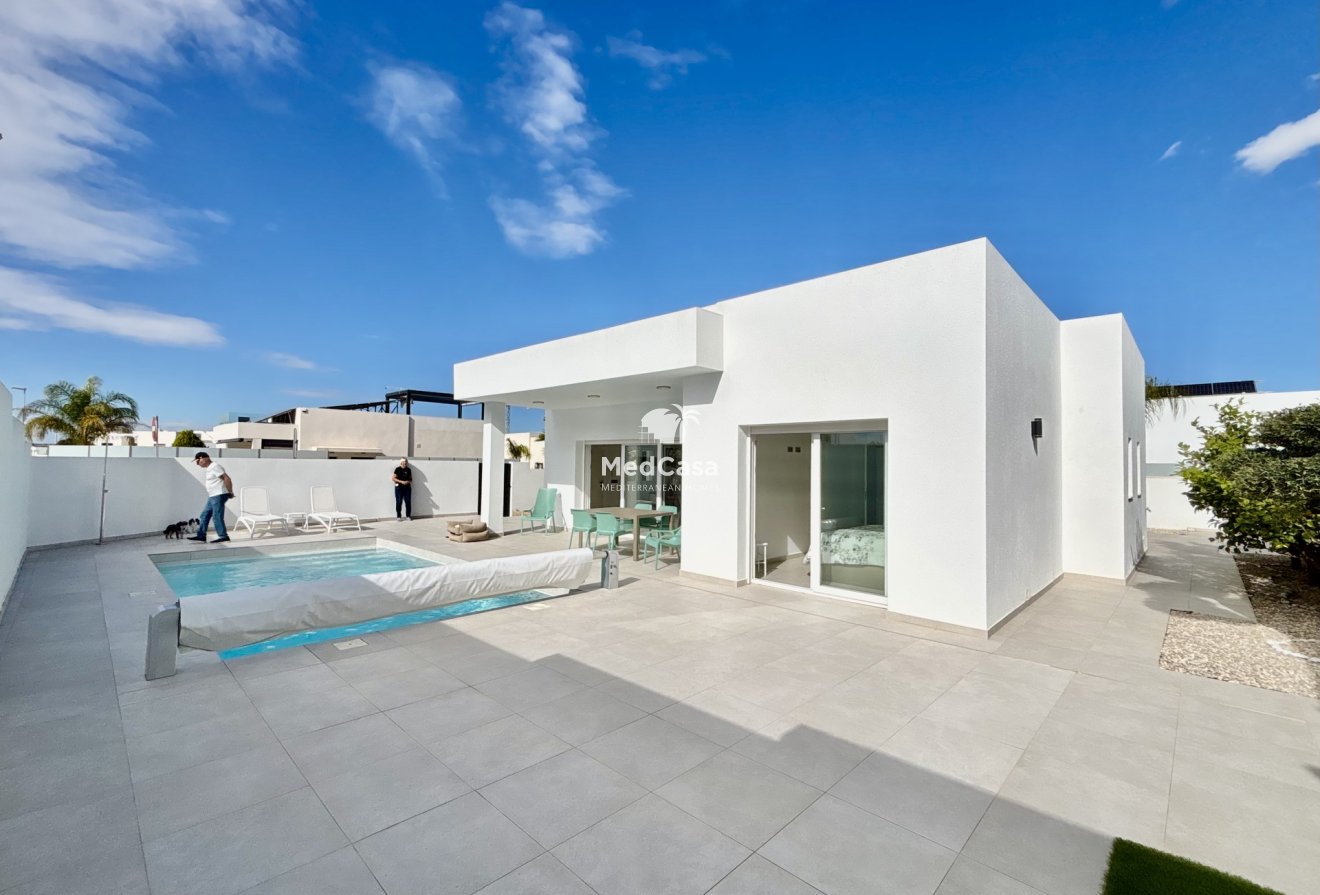Neubau - Villa -
Benijofar