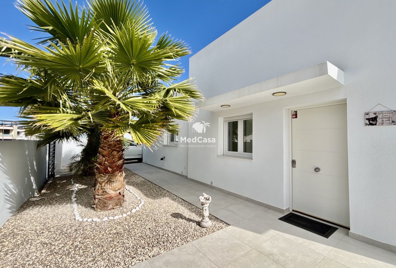 Neubau - Villa -
Benijofar