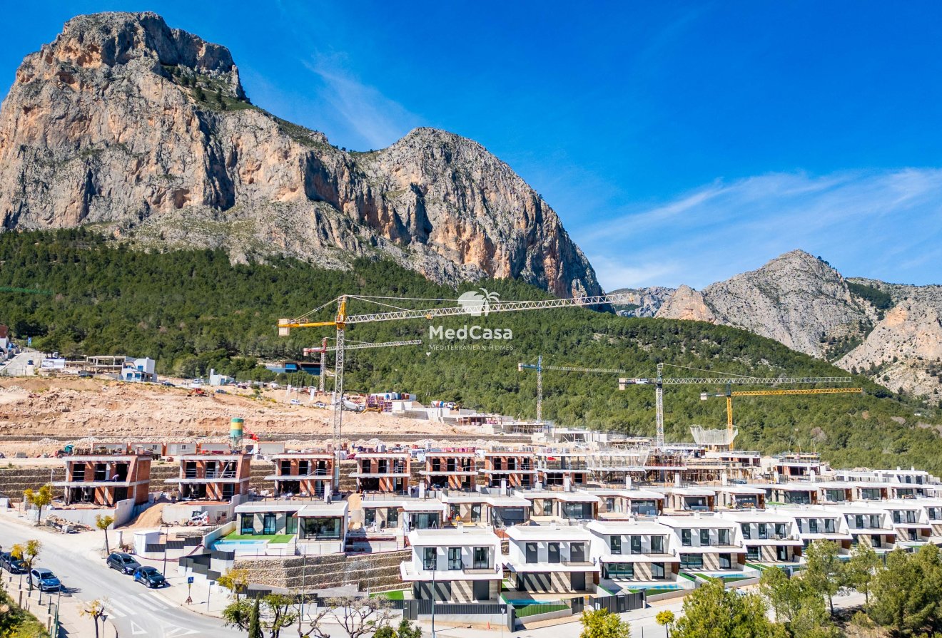 Obra nueva - Villa -
Polop de La Marina