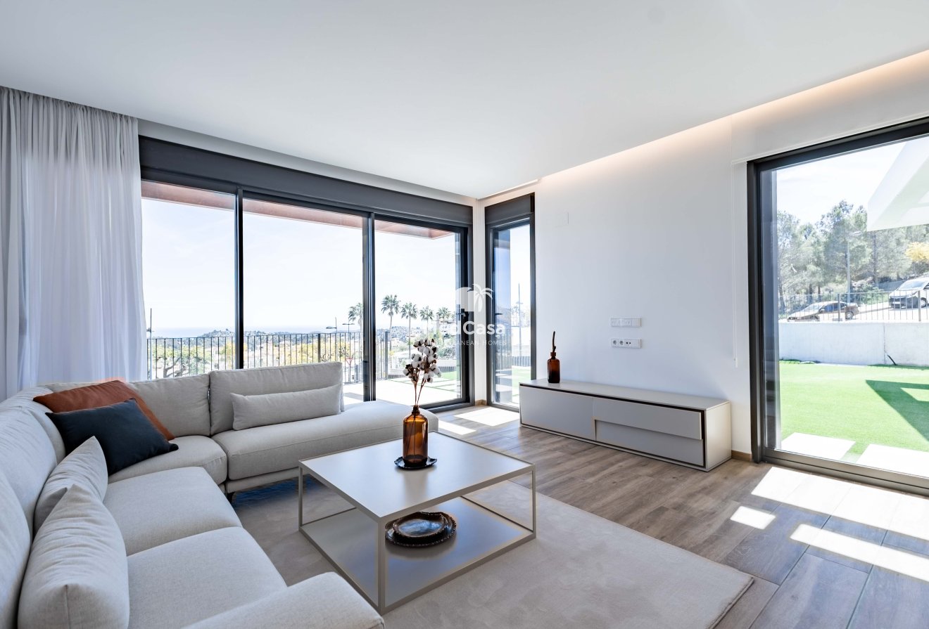 Obra nueva - Villa -
Polop de La Marina