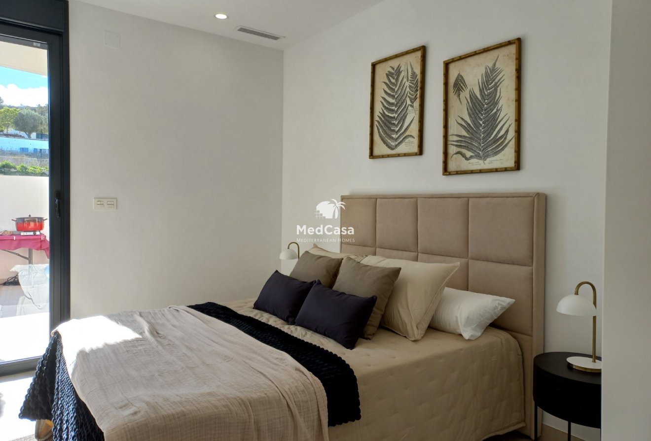 Obra nueva - Semi pareado -
Bigastro