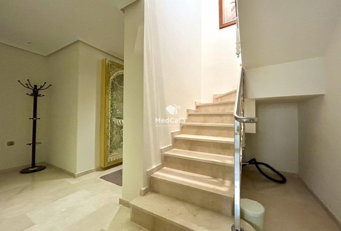 Resale - Penthouse -
Orihuela Costa - Aguamarina