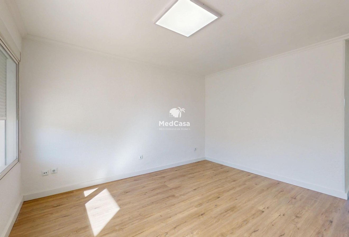 Wiederverkauf - Apartment -
Orihuela Costa - Villamartín-Las Filipinas