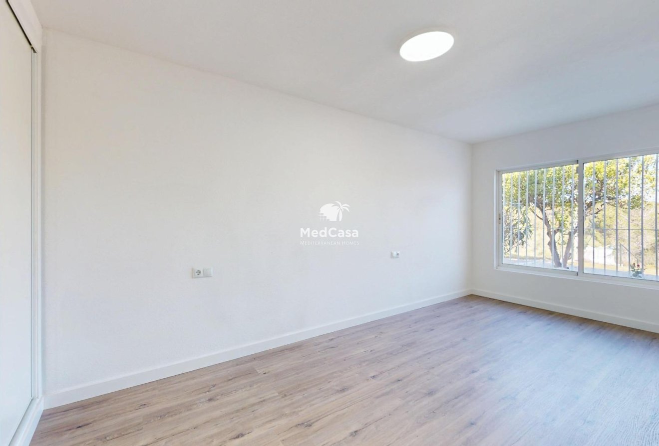 Wiederverkauf - Apartment -
Orihuela Costa - Villamartín-Las Filipinas