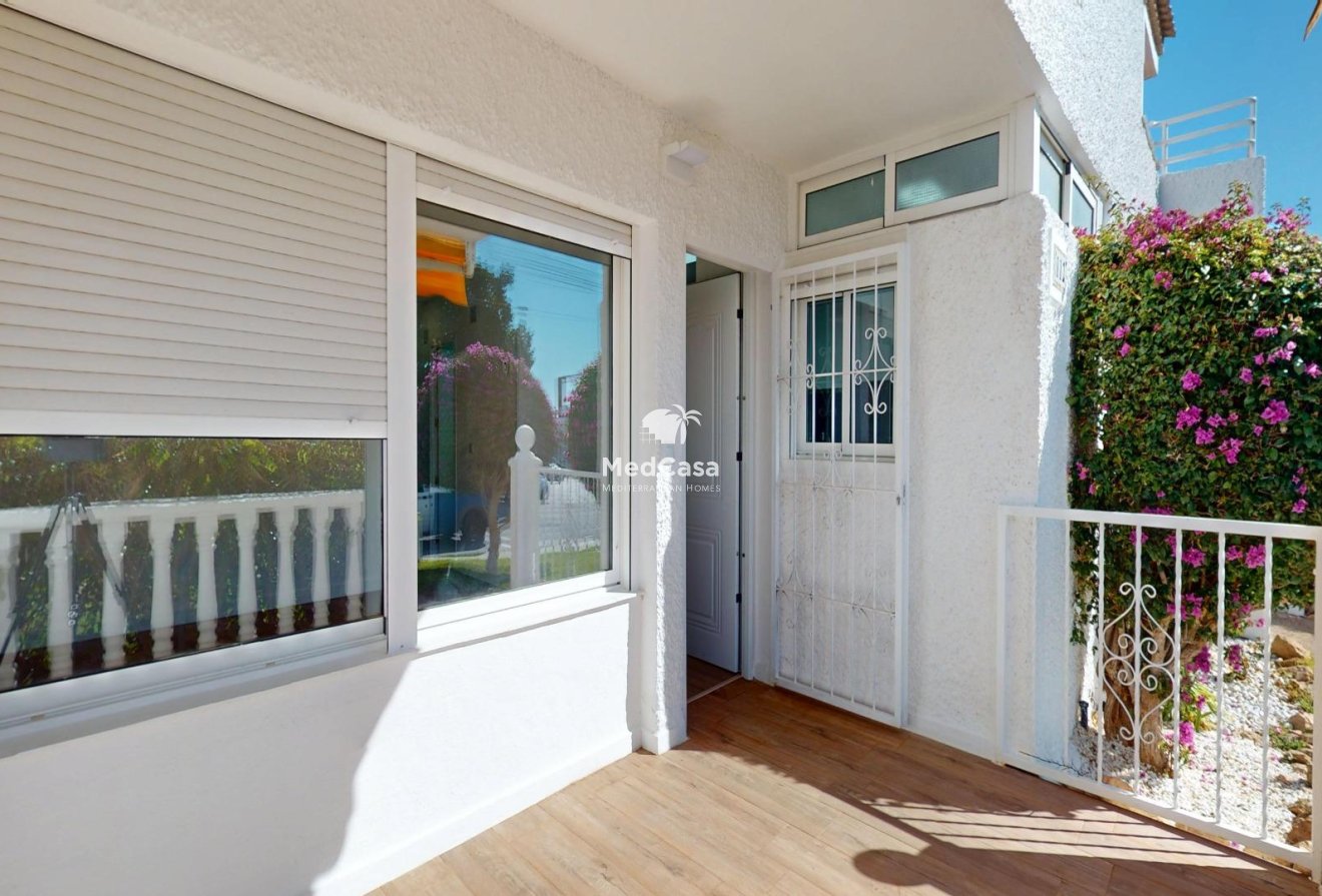 Wiederverkauf - Apartment -
Orihuela Costa - Villamartín-Las Filipinas