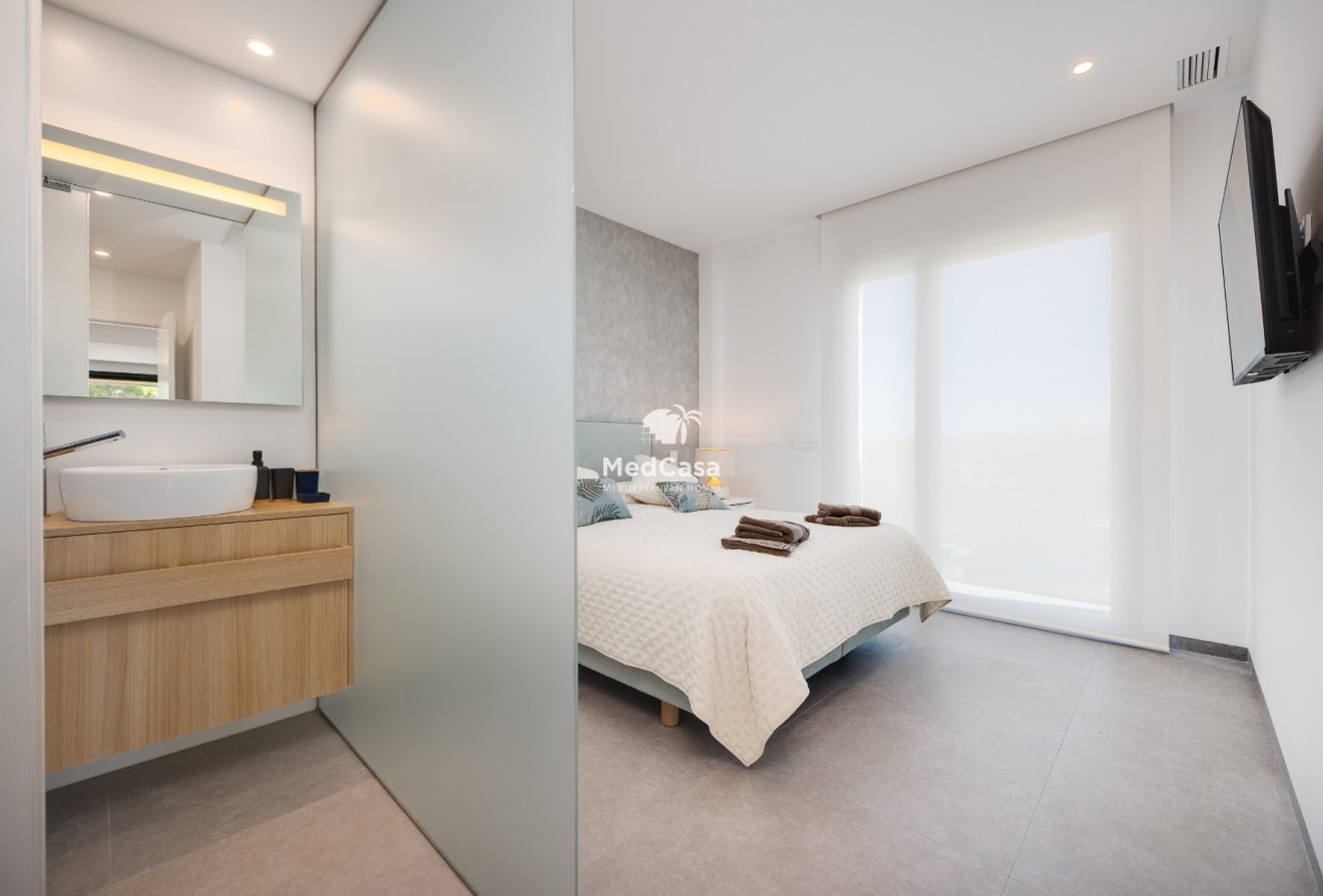 Wiederverkauf - Erdgeschosswohnung -
Golf Las Colinas