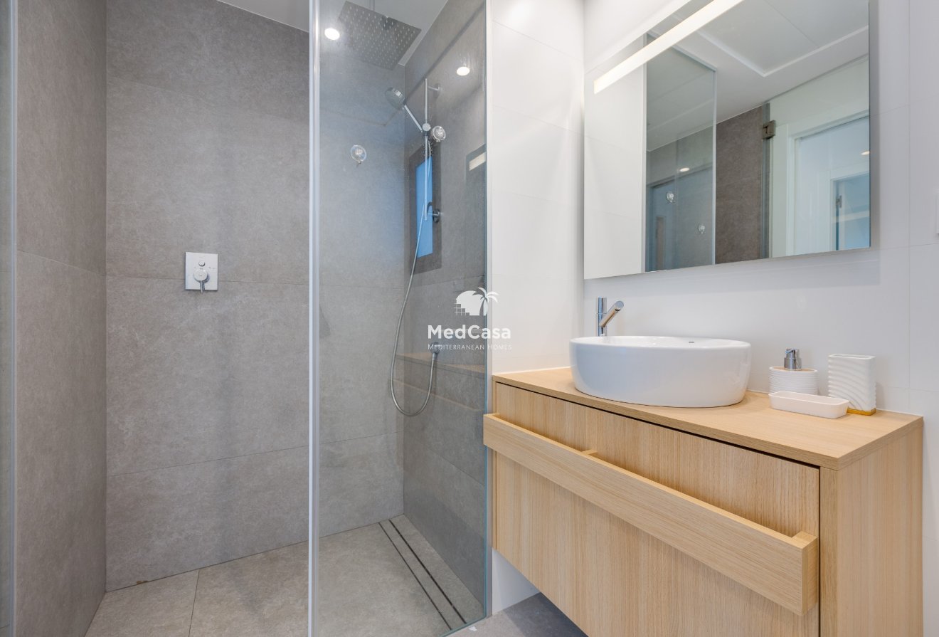 Wiederverkauf - Erdgeschosswohnung -
Golf Las Colinas