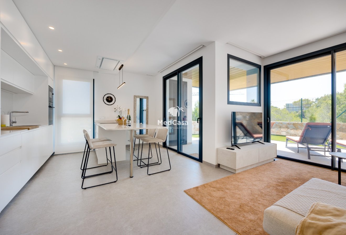 Wiederverkauf - Erdgeschosswohnung -
Golf Las Colinas