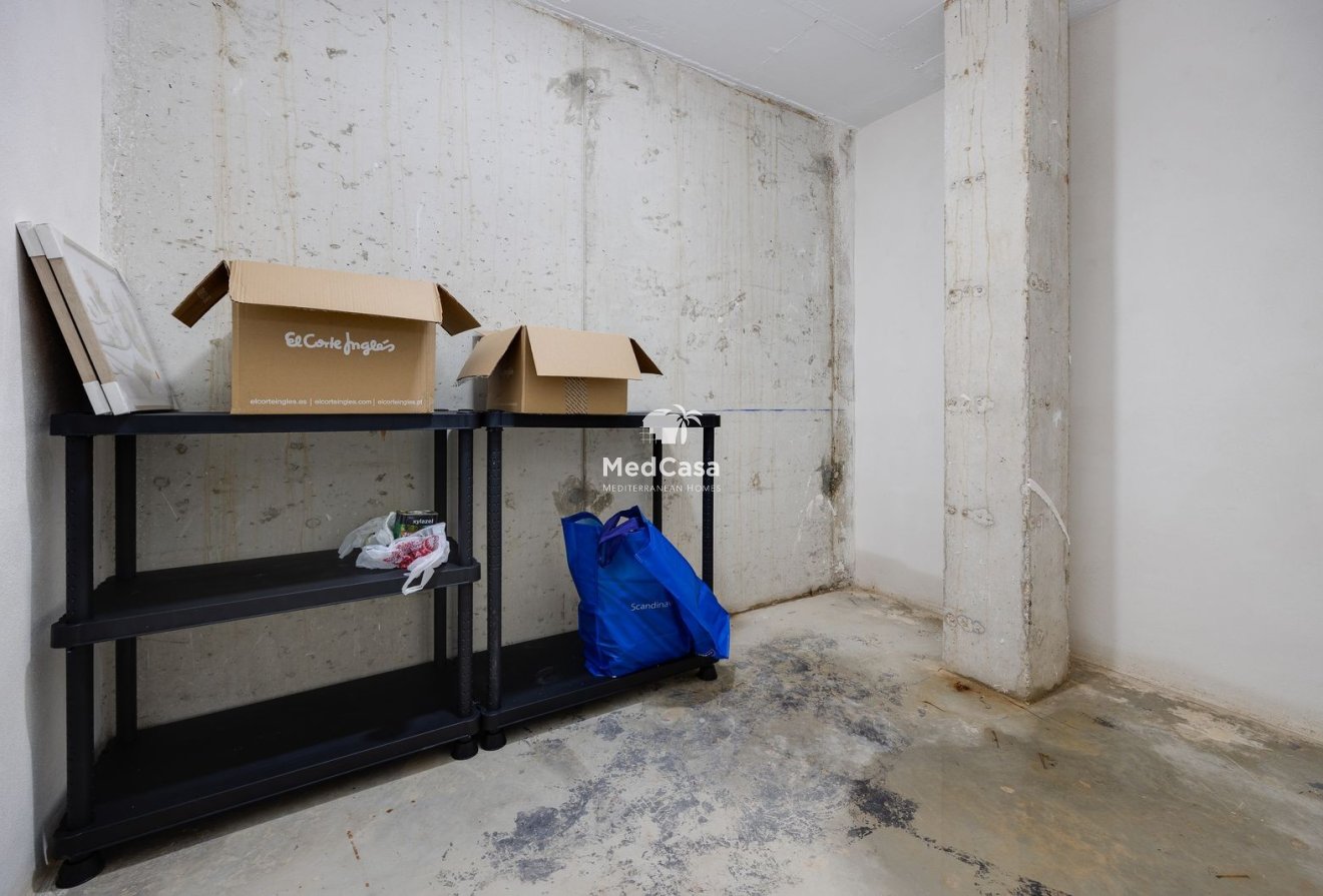 Wiederverkauf - Erdgeschosswohnung -
Golf Las Colinas