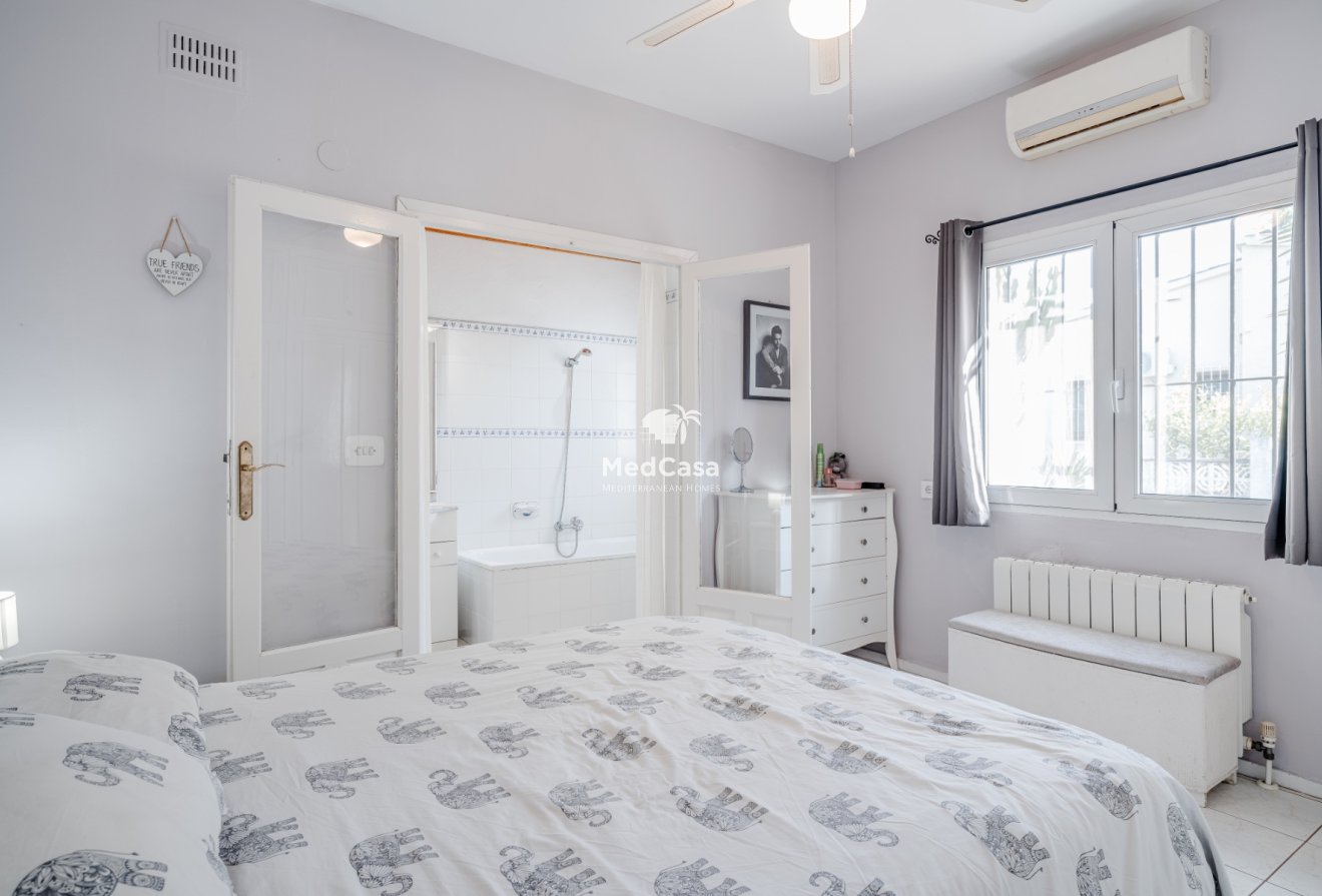 Resale - Villa -
Moraira - La Sabatera