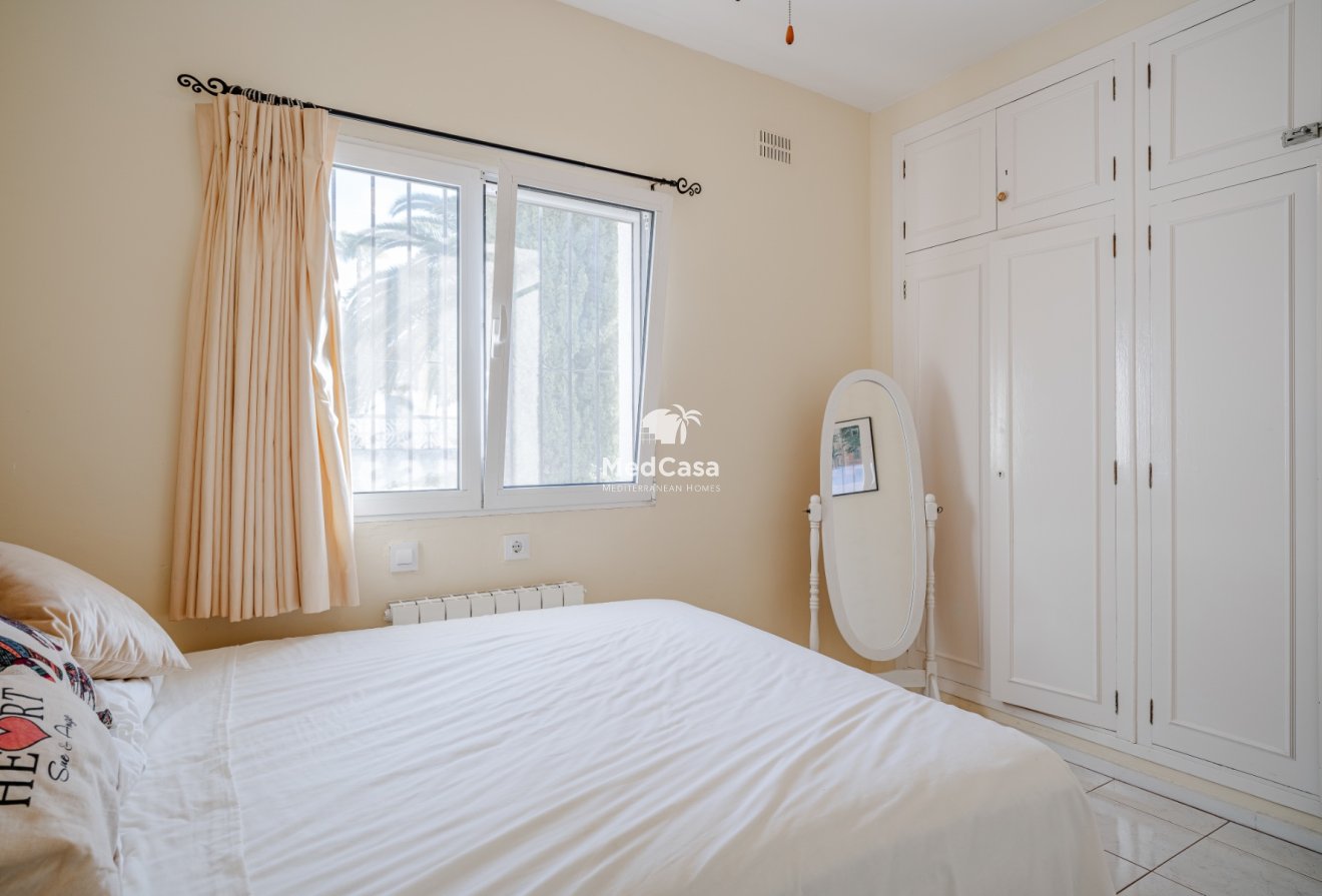 Resale - Villa -
Moraira - La Sabatera