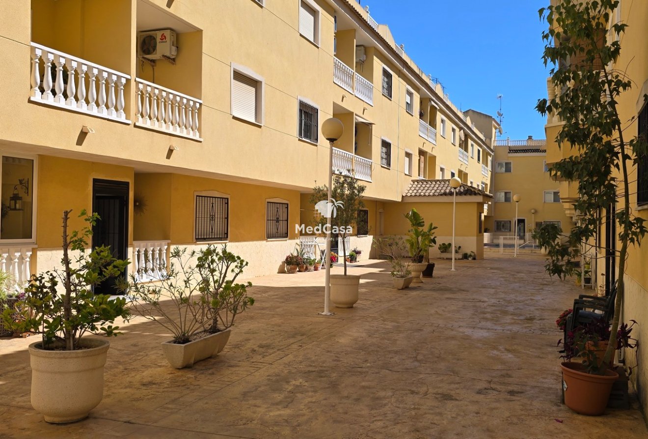 Resale - Apartment -
Formentera del Segura