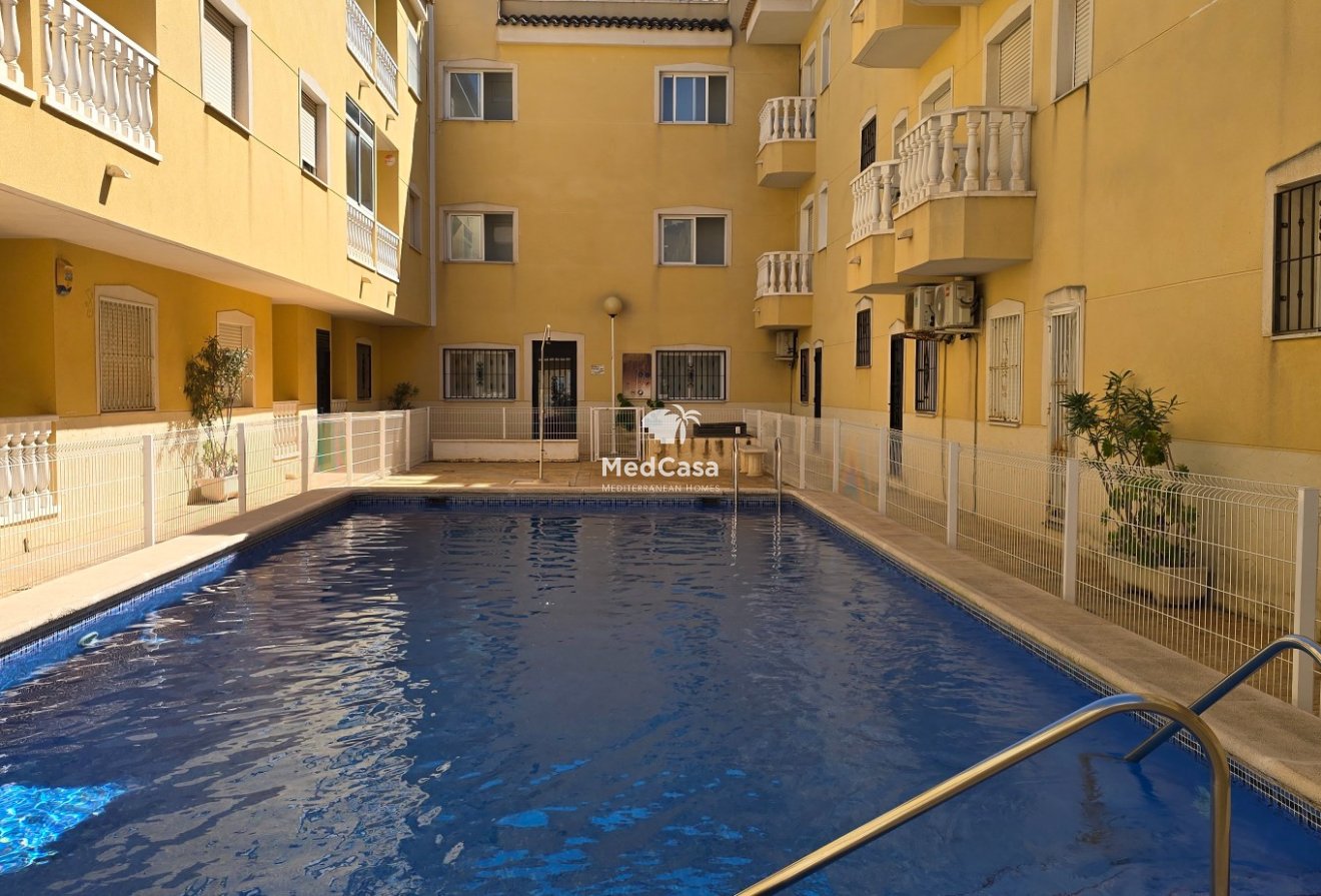Resale - Apartment -
Formentera del Segura