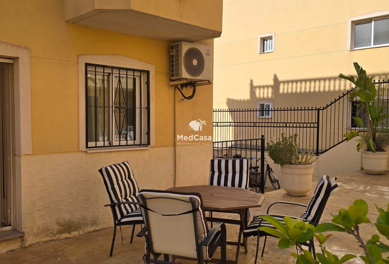 Wiederverkauf - Erdgeschosswohnung -
Formentera del Segura