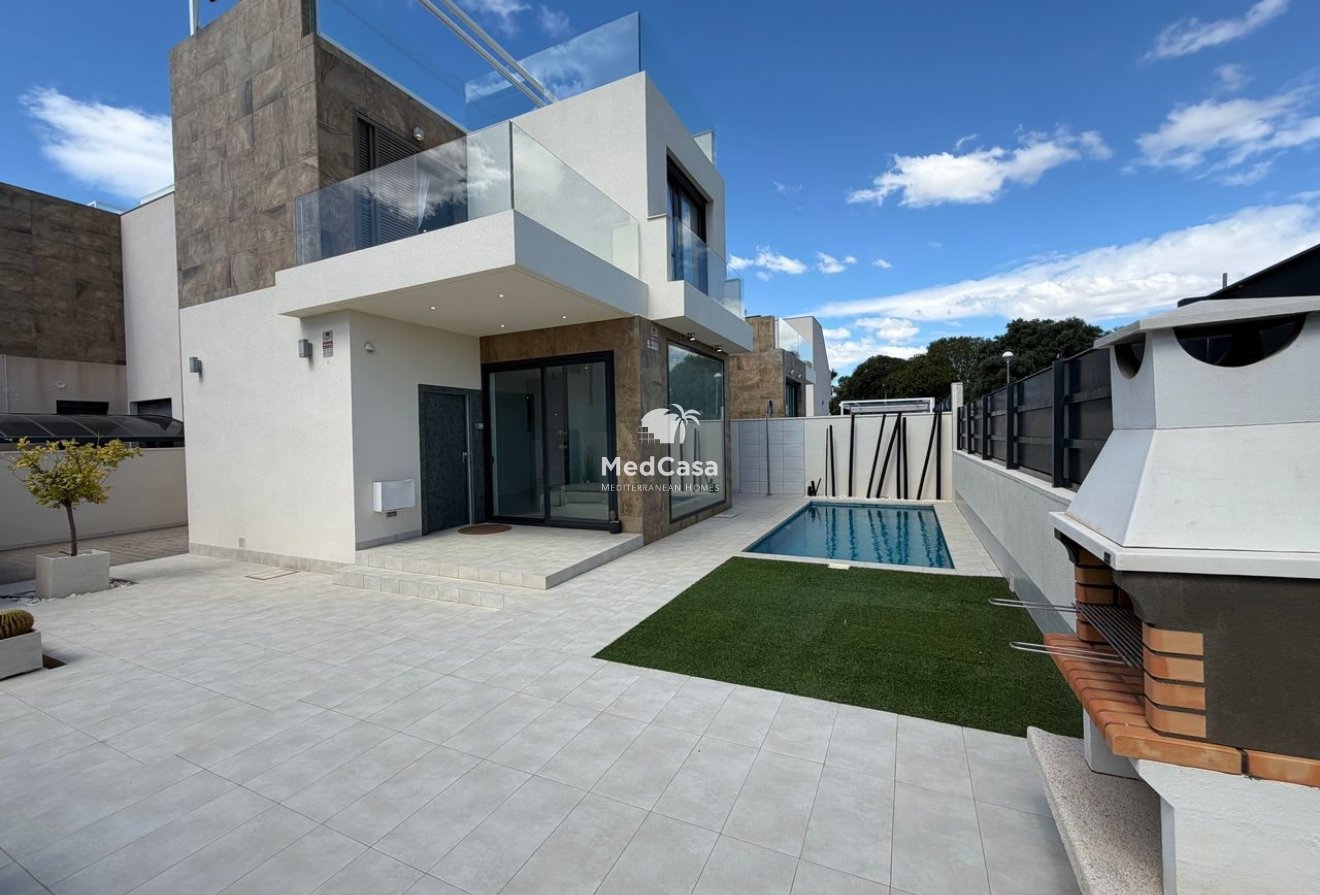 Segunda mano - Villa -
Ciudad Quesada