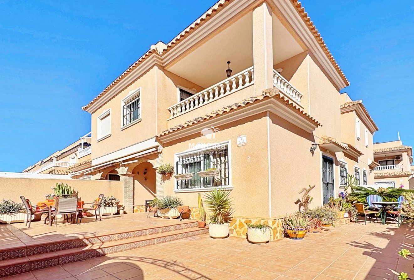 Wiederverkauf - Eckreihenhaus -
Orihuela Costa - Villamartín