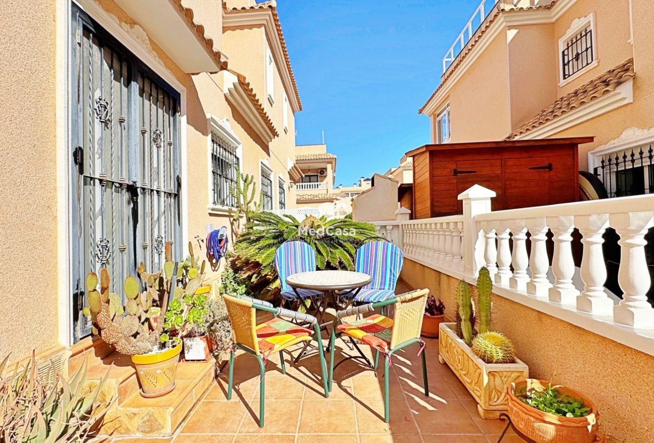 Wiederverkauf - Eckreihenhaus -
Orihuela Costa - Villamartín