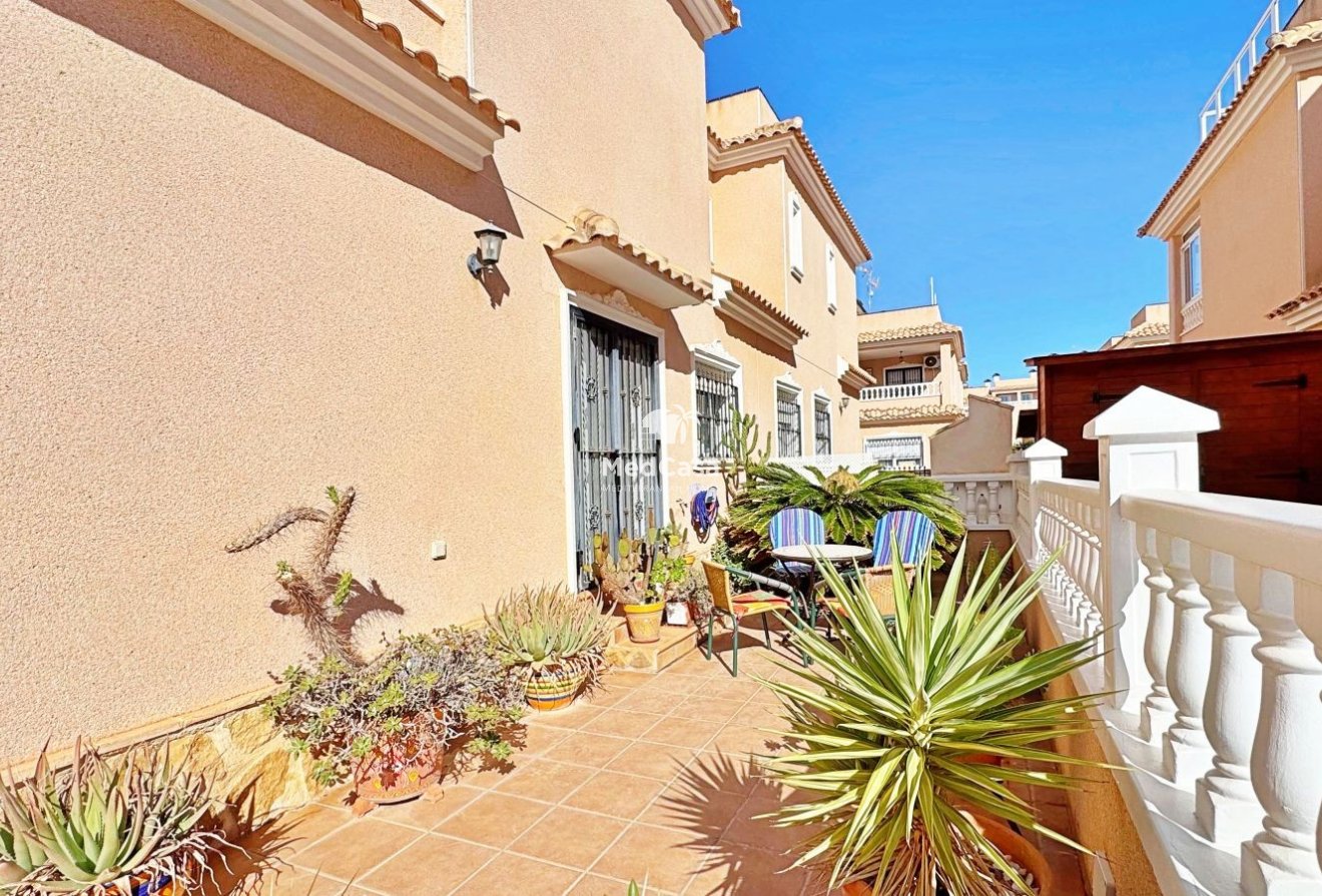 Wiederverkauf - Eckreihenhaus -
Orihuela Costa - Villamartín