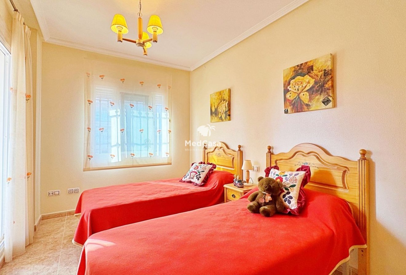 Wiederverkauf - Eckreihenhaus -
Orihuela Costa - Villamartín