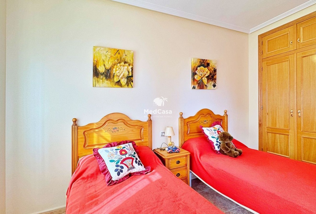 Wiederverkauf - Eckreihenhaus -
Orihuela Costa - Villamartín