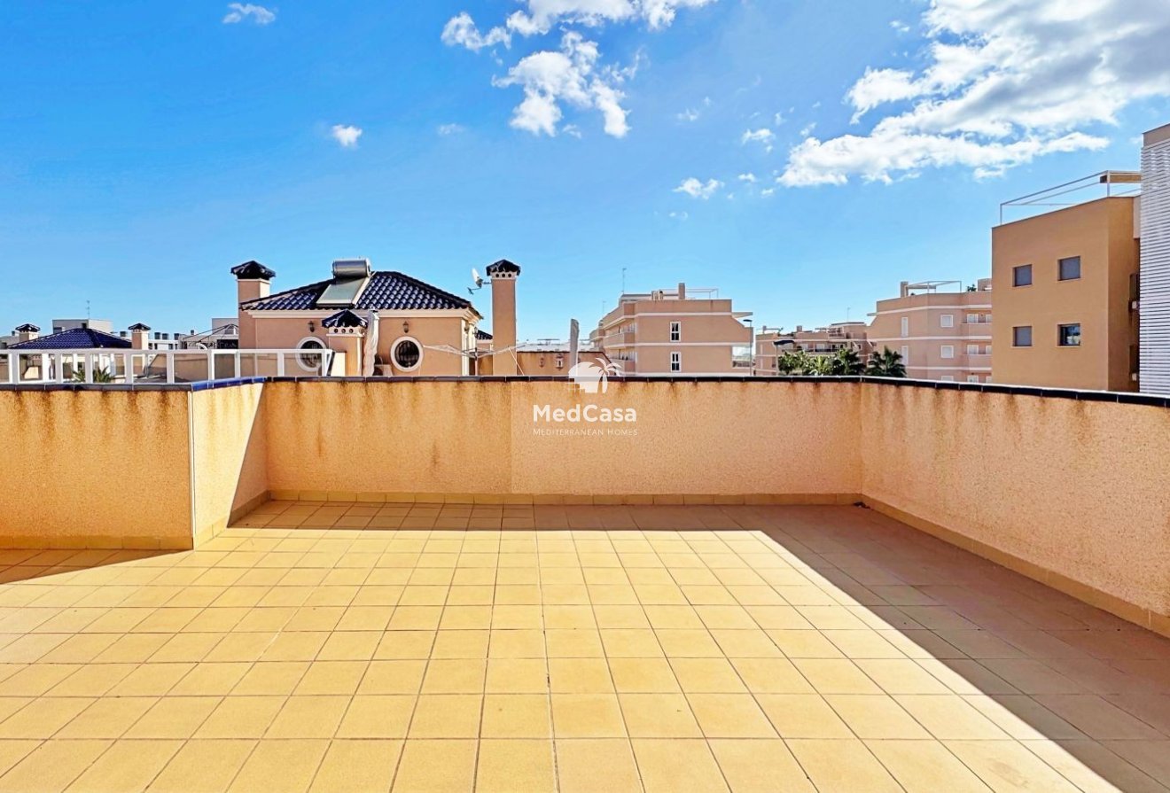 Wiederverkauf - Eckreihenhaus -
Orihuela Costa - Villamartín