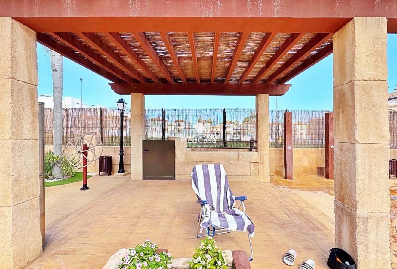 Wiederverkauf - Eckreihenhaus -
Orihuela Costa - Villamartín