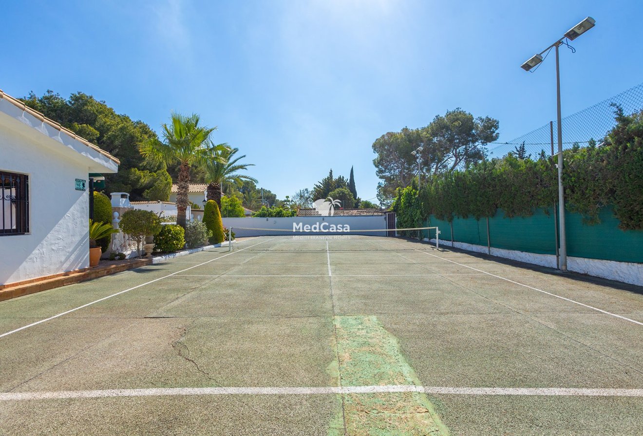 Wiederverkauf - Villa -
Orihuela Costa - Villamartín