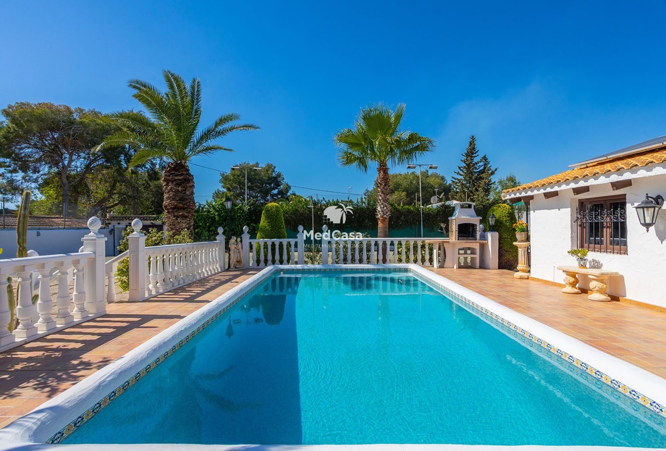 Wiederverkauf - Villa -
Orihuela Costa - Villamartín