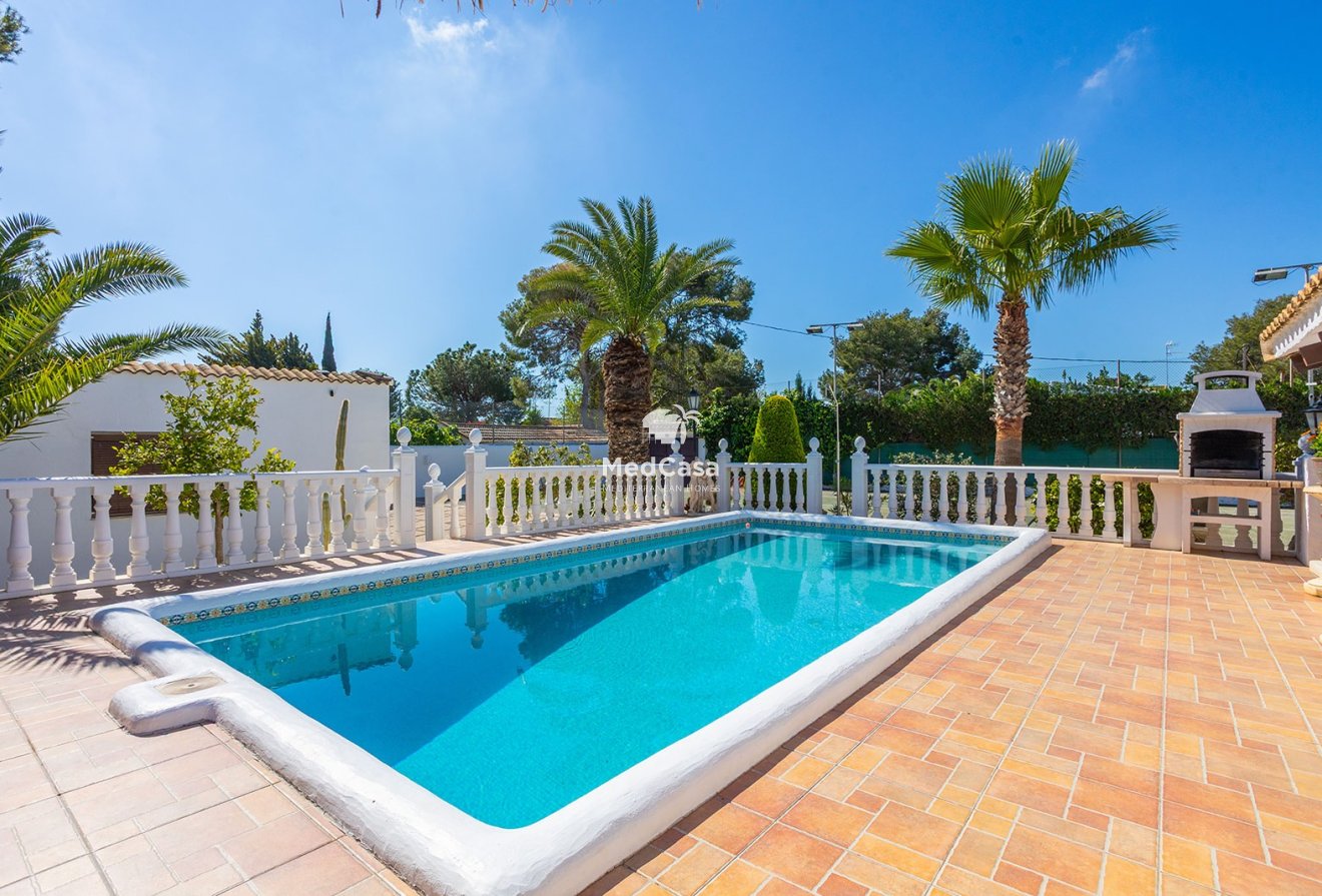 Wiederverkauf - Villa -
Orihuela Costa - Villamartín