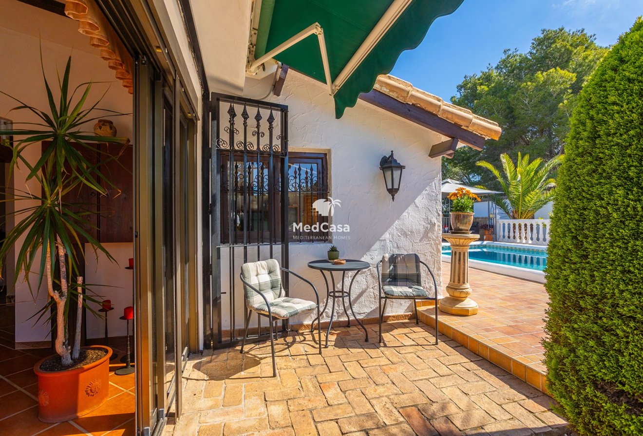 Wiederverkauf - Villa -
Orihuela Costa - Villamartín