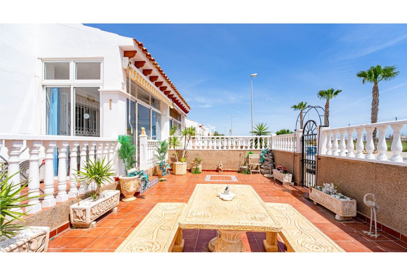Wiederverkauf - Eckreihenhaus -
Orihuela Costa - Punta Prima
