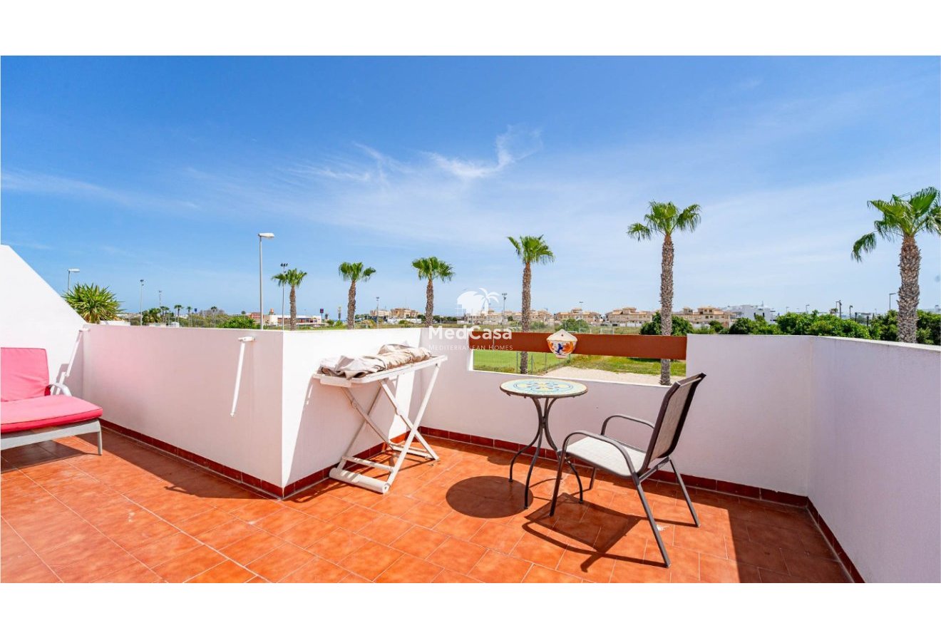 Wiederverkauf - Eckreihenhaus -
Orihuela Costa - Punta Prima