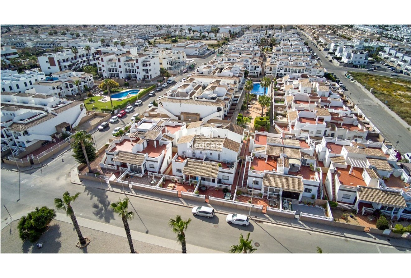 Wiederverkauf - Eckreihenhaus -
Orihuela Costa - Punta Prima
