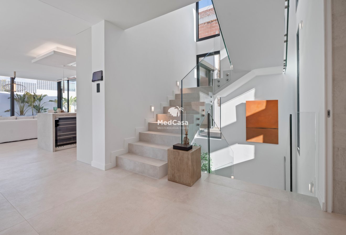 Obra nueva - Villa -
Benidorm
