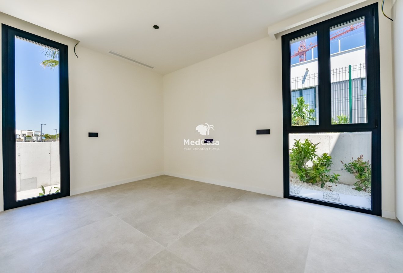 Obra nueva - Villa -
Finestrat